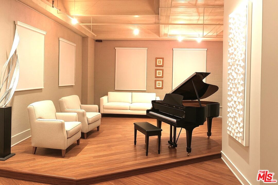 849 S Broadway Unit: M8