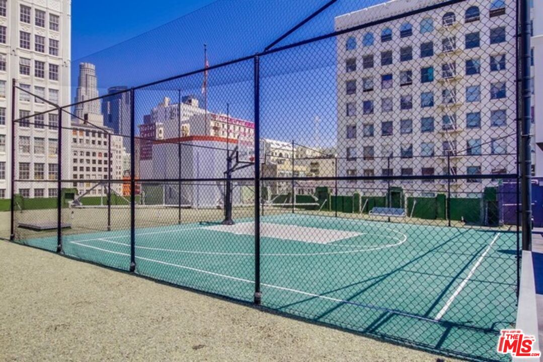 746 S Los Angeles St Unit: 905
