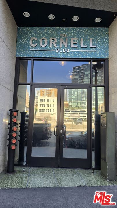 746 S Los Angeles St Unit: 905