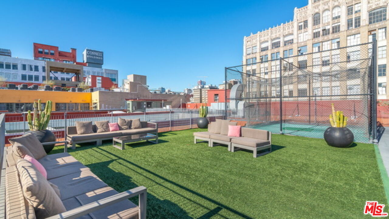 746 S Los Angeles St Unit: 905