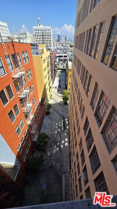 746 S Los Angeles St Unit: 905