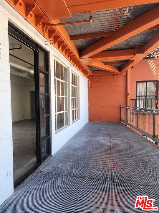 746 S Los Angeles St Unit: 905