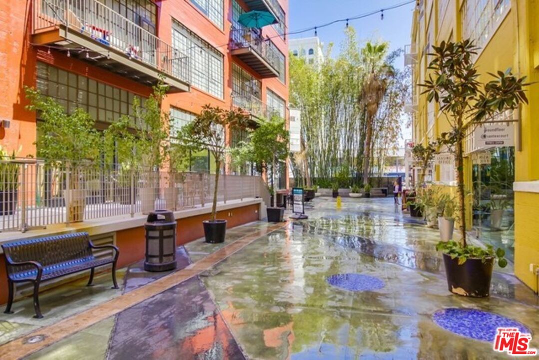 746 S Los Angeles St Unit: 905