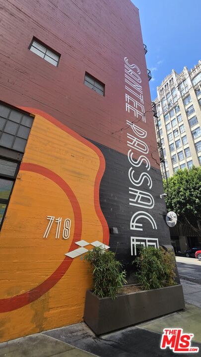 746 S Los Angeles St Unit: 905