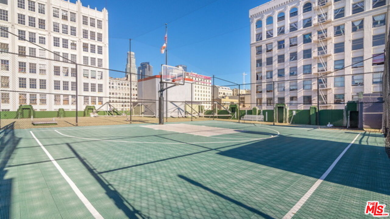 746 S Los Angeles St Unit: 905