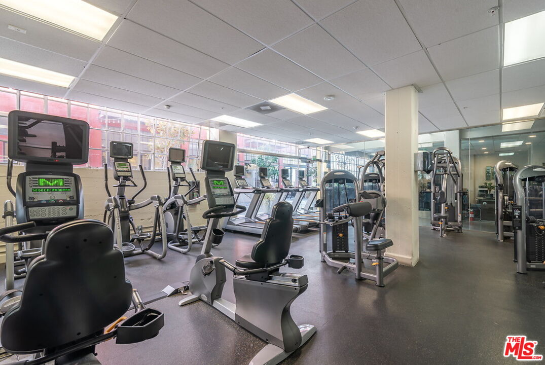 746 S Los Angeles St Unit: 905