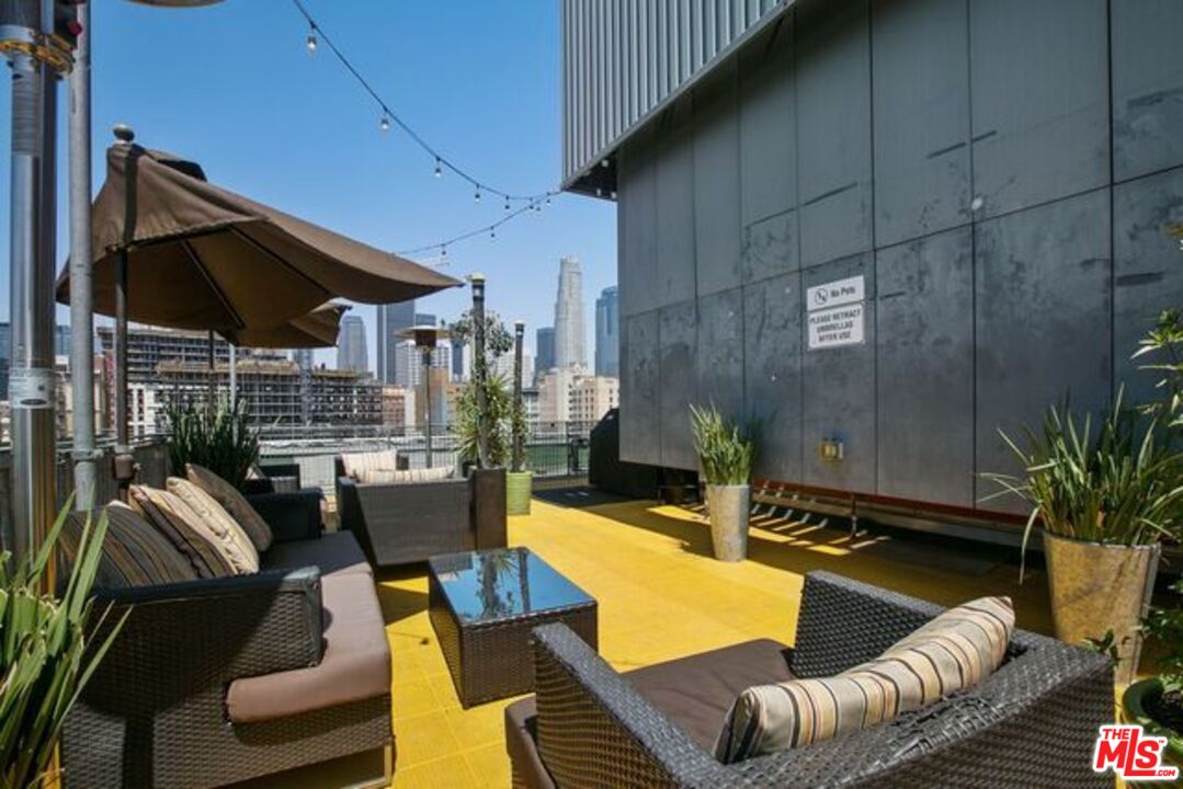 746 S Los Angeles St Unit: 905