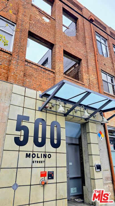 500 Molino St Unit: 214