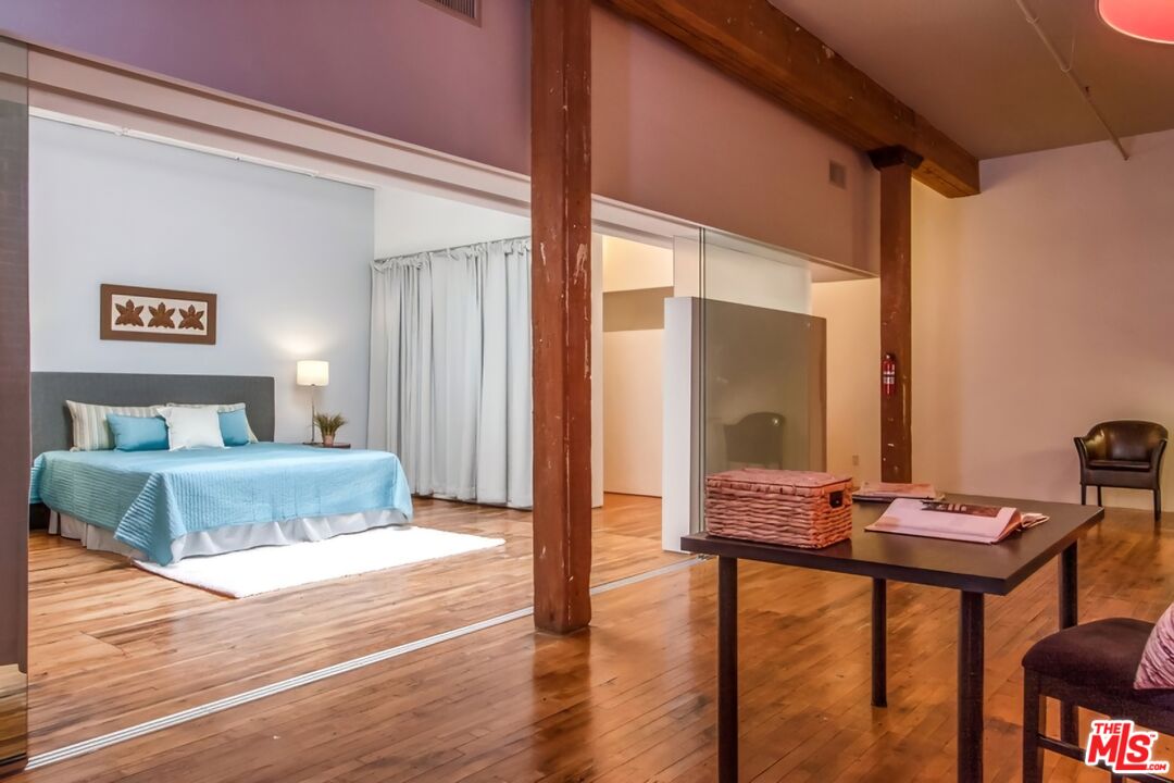 500 Molino St Unit: 214