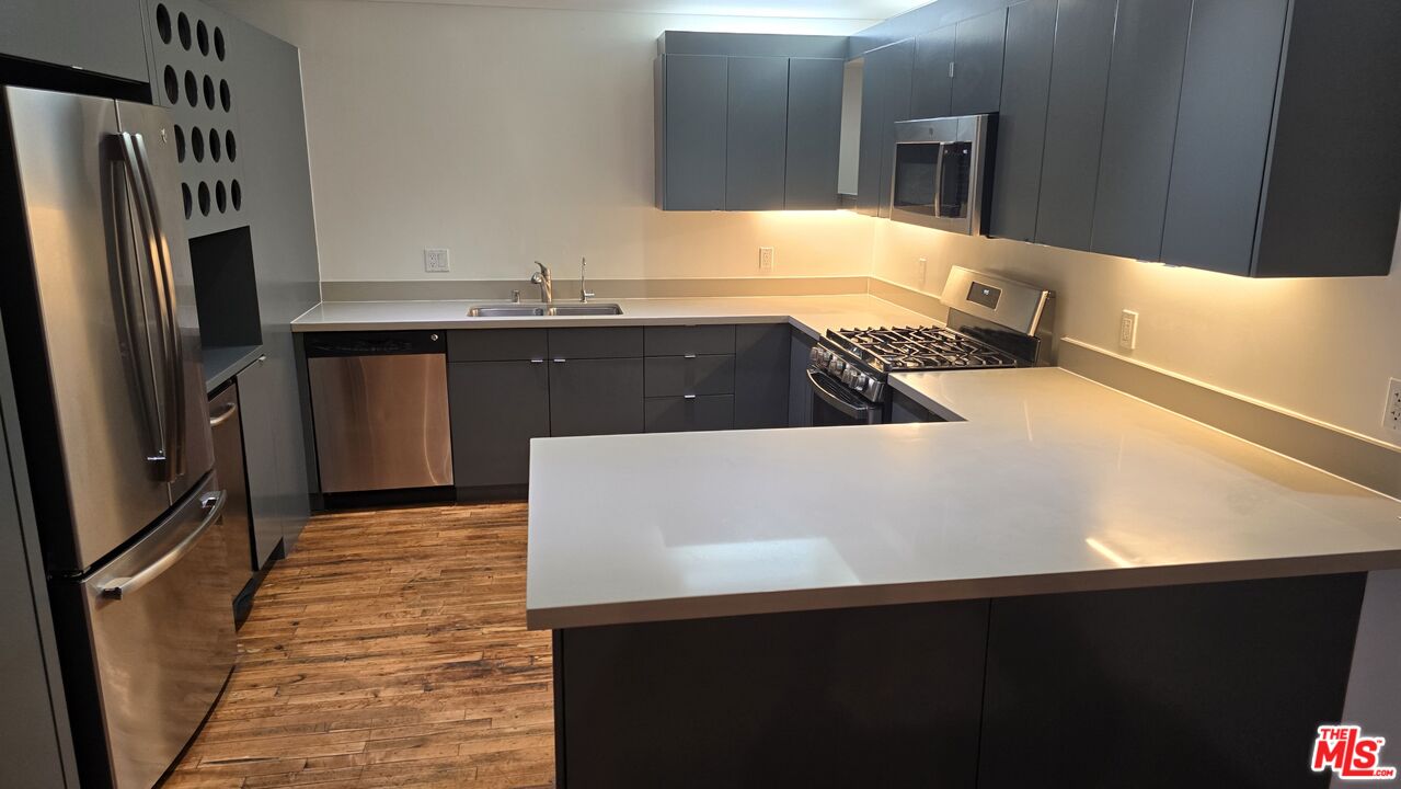 500 Molino St Unit: 214