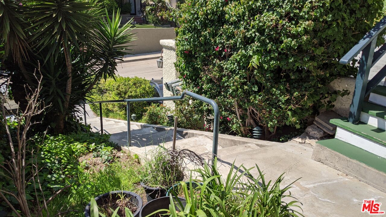 850 TULAROSA DR Unit: A