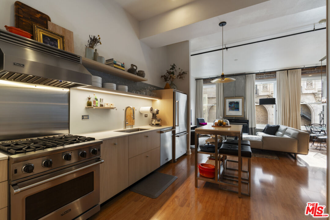 253 S Broadway Unit: 201