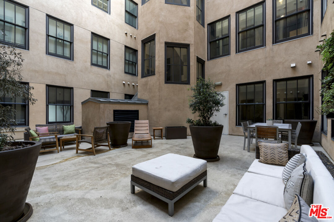 253 S Broadway Unit: 201