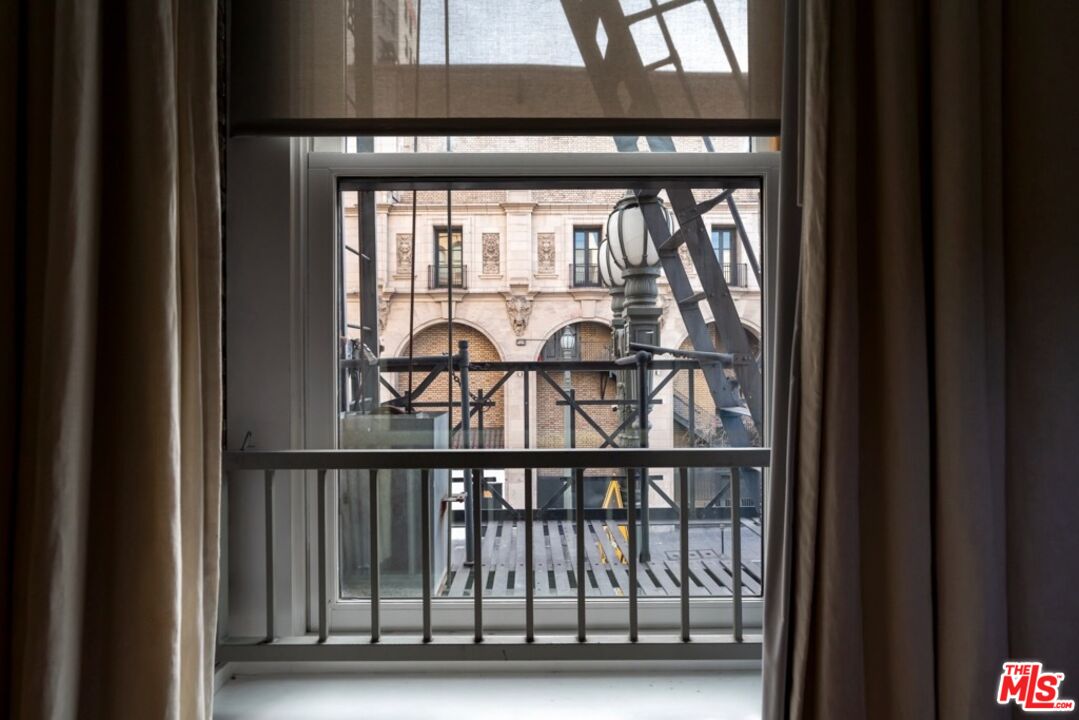 253 S Broadway Unit: 201