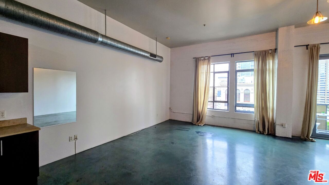 849 S Broadway Unit: 1208