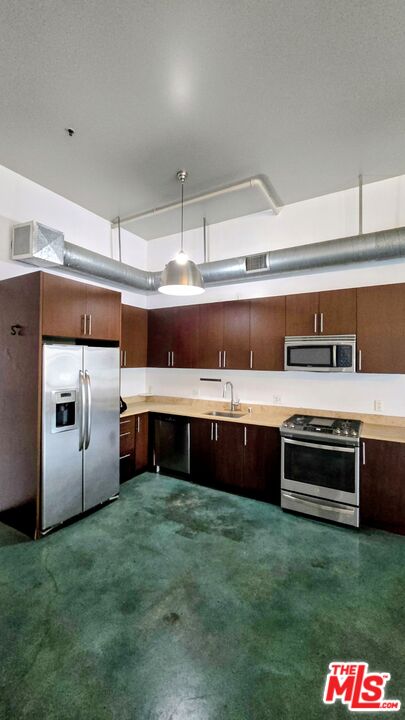 849 S Broadway Unit: 1208