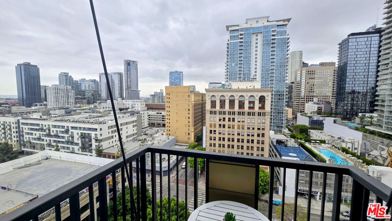 849 S Broadway Unit: 1208