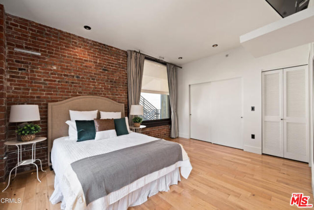 460 S Spring St Unit: 601