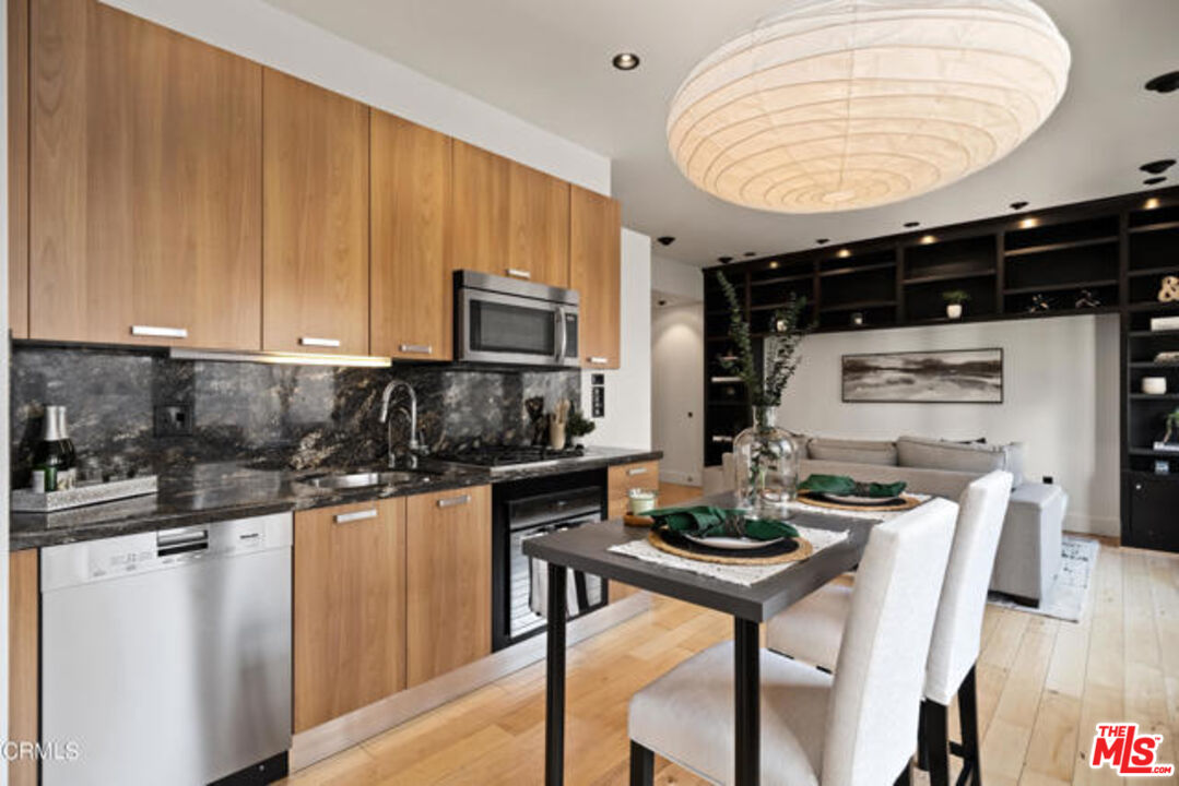 460 S Spring St Unit: 601