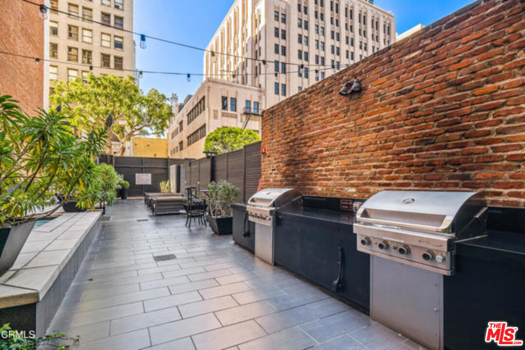 460 S Spring St Unit: 601