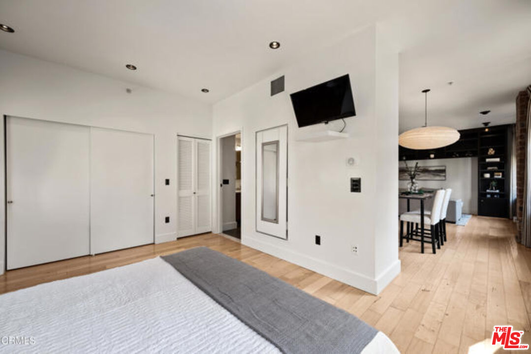 460 S Spring St Unit: 601