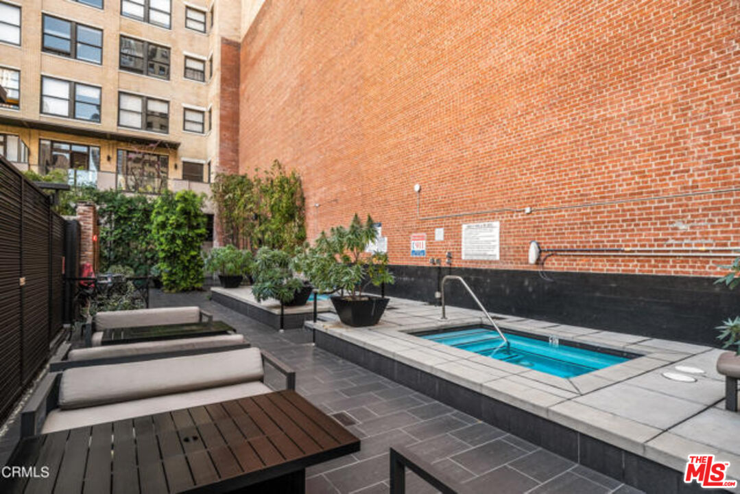 460 S Spring St Unit: 601