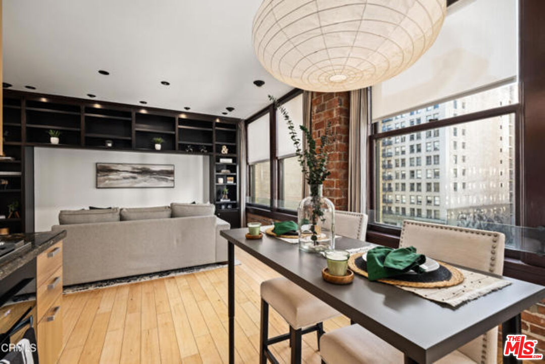 460 S Spring St Unit: 601