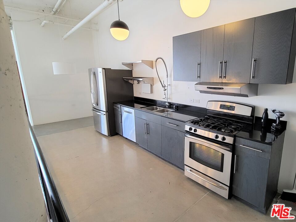 530 Molino St Unit: 114