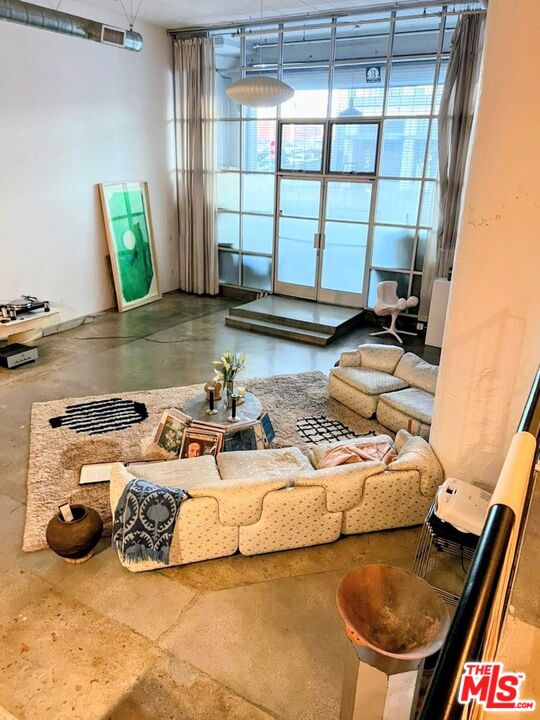 530 Molino St Unit: 114