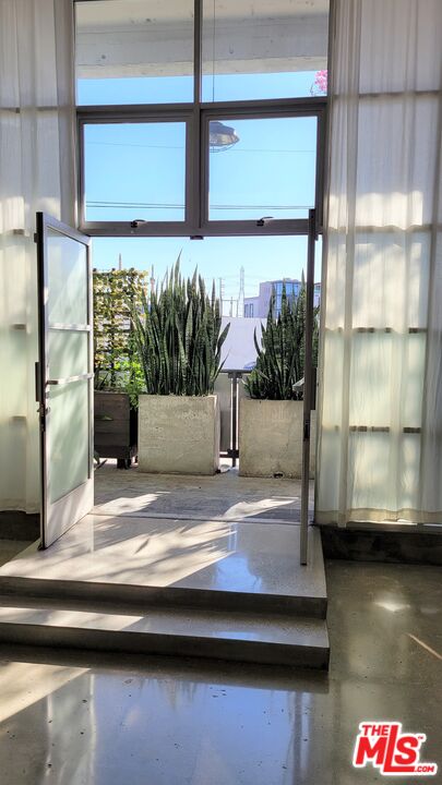 530 Molino St Unit: 114
