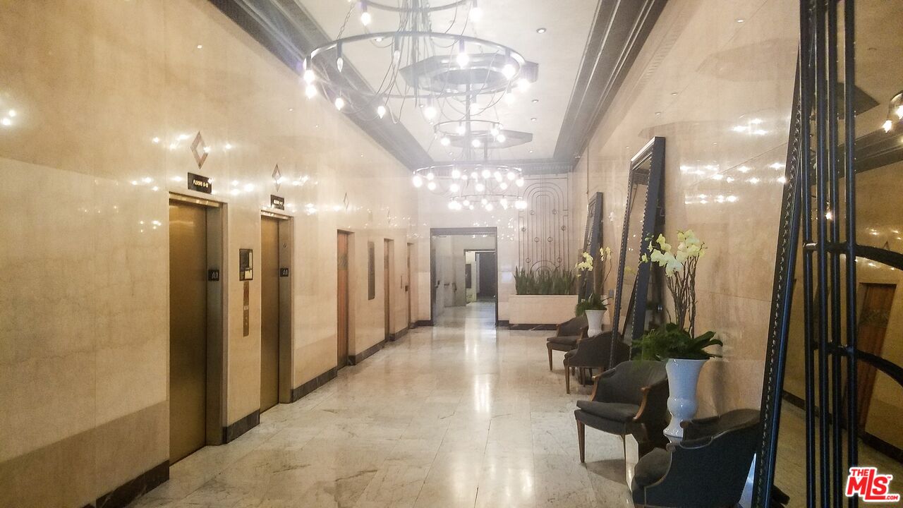 460 S Spring St Unit: 101