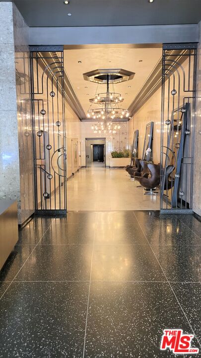 460 S Spring St Unit: 101