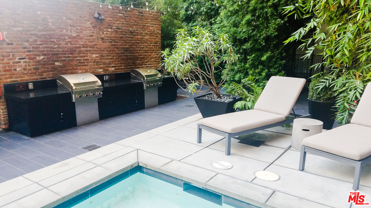 460 S Spring St Unit: 101