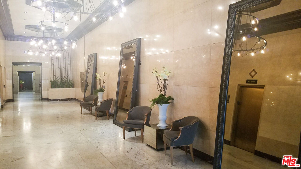 460 S Spring St Unit: 101