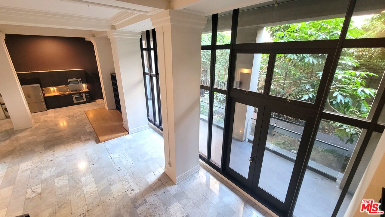 460 S Spring St Unit: 101