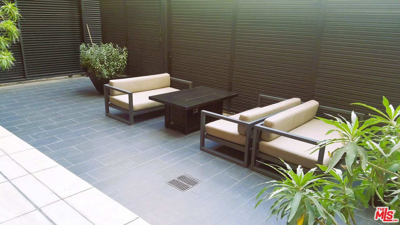 460 S Spring St Unit: 101