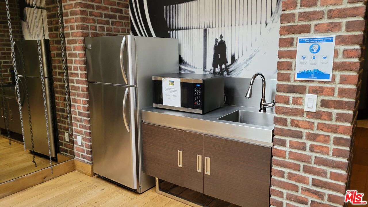 460 S Spring St Unit: 101