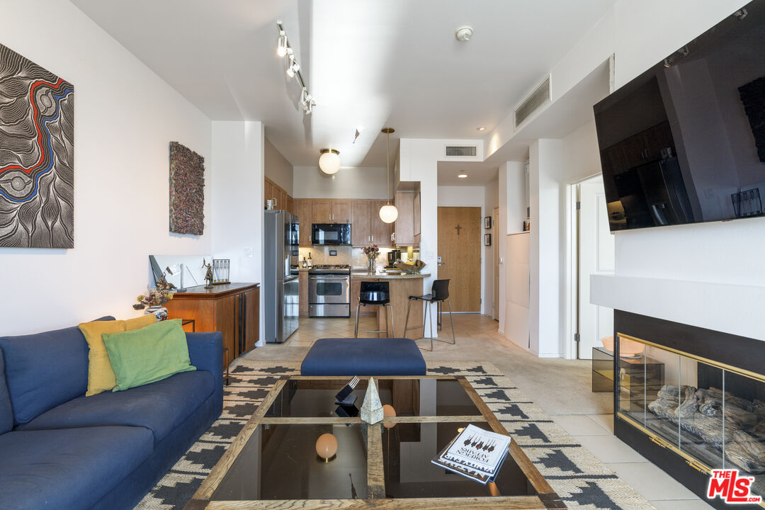 267 S San Pedro St Unit: 602