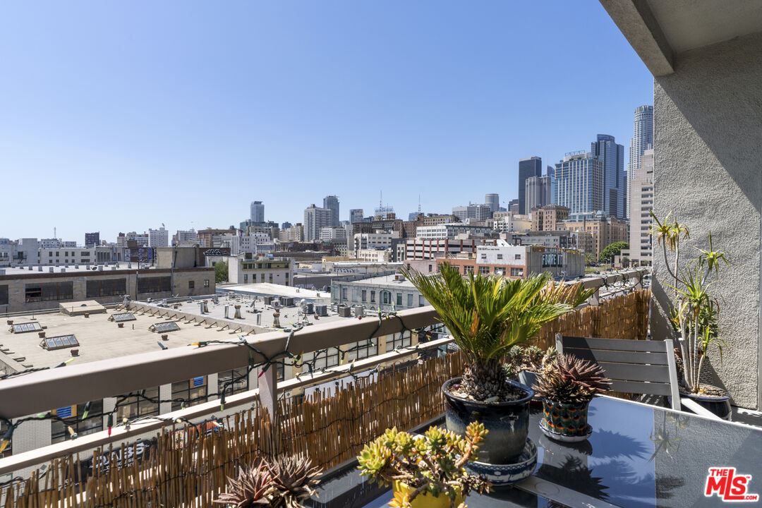 267 S San Pedro St Unit: 602