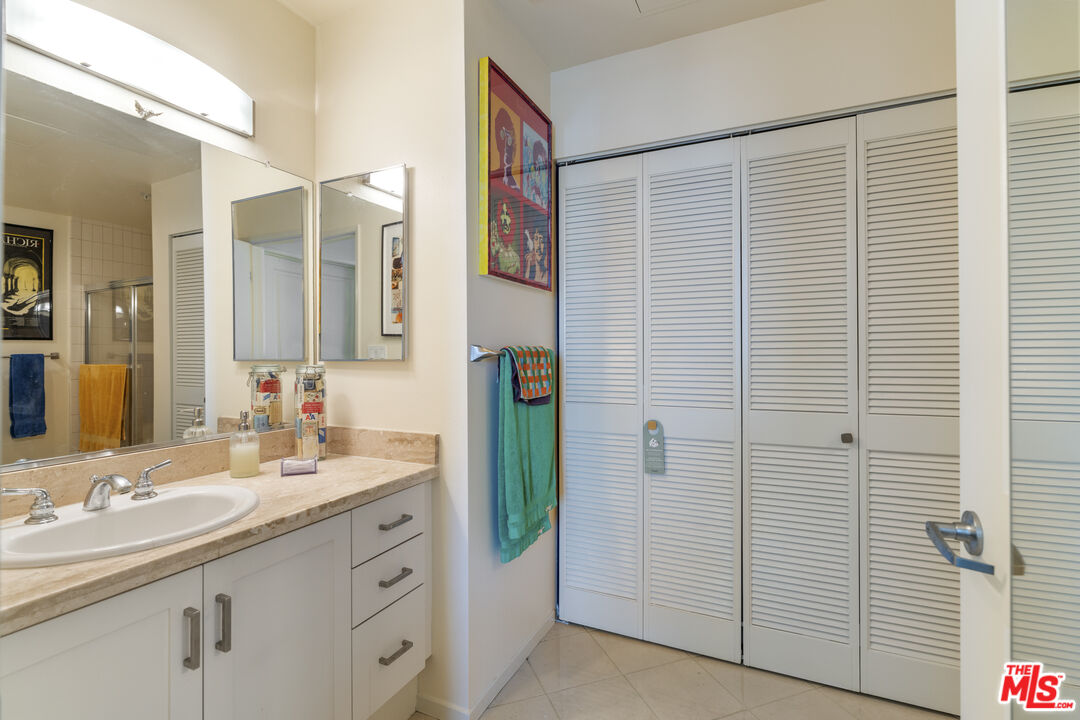 267 S San Pedro St Unit: 602