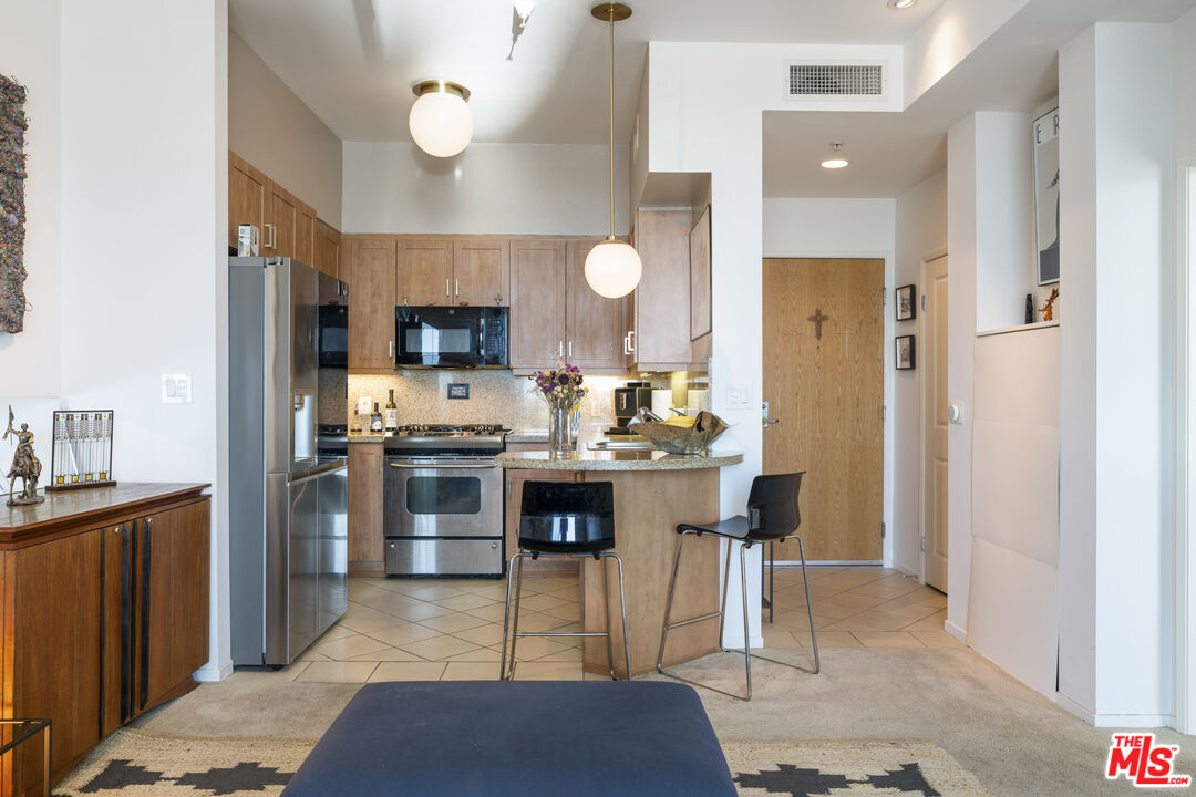 267 S San Pedro St Unit: 602