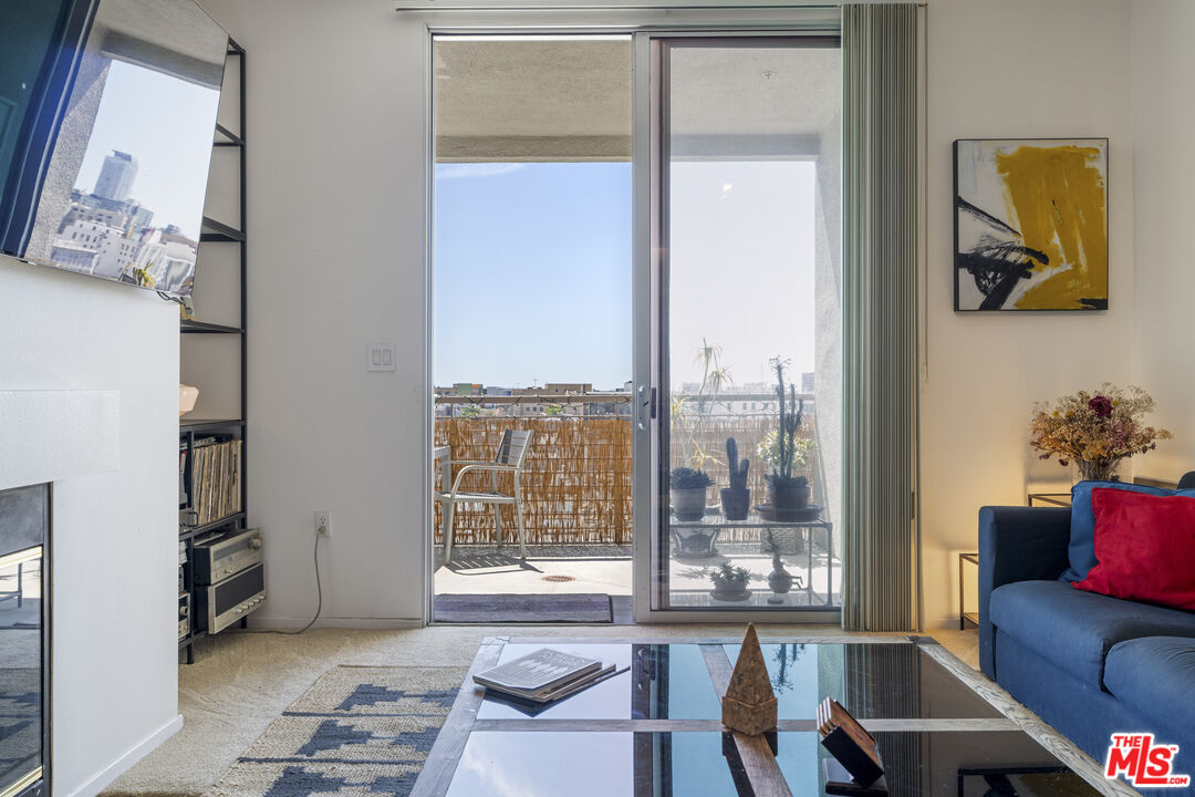 267 S San Pedro St Unit: 602