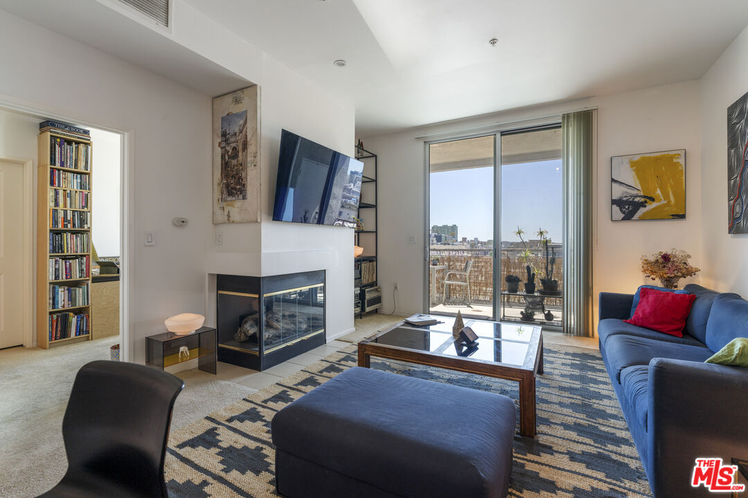 267 S San Pedro St Unit: 602