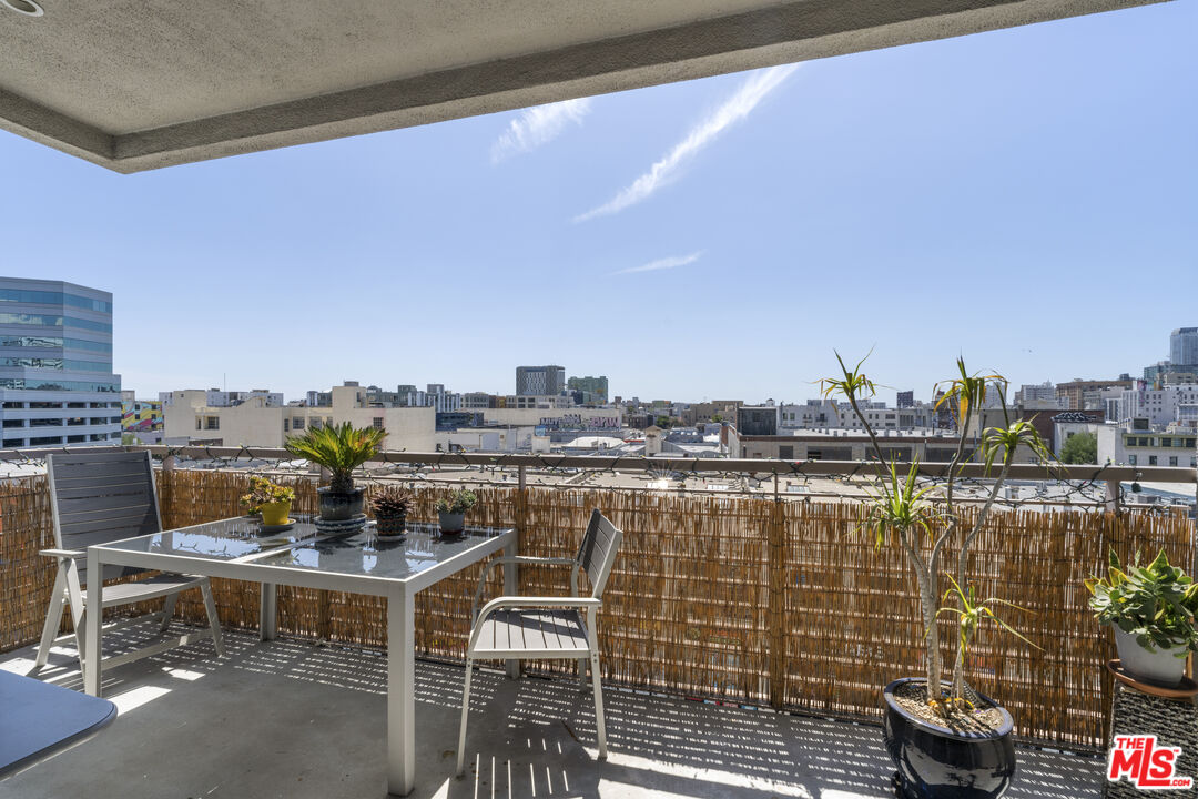 267 S San Pedro St Unit: 602