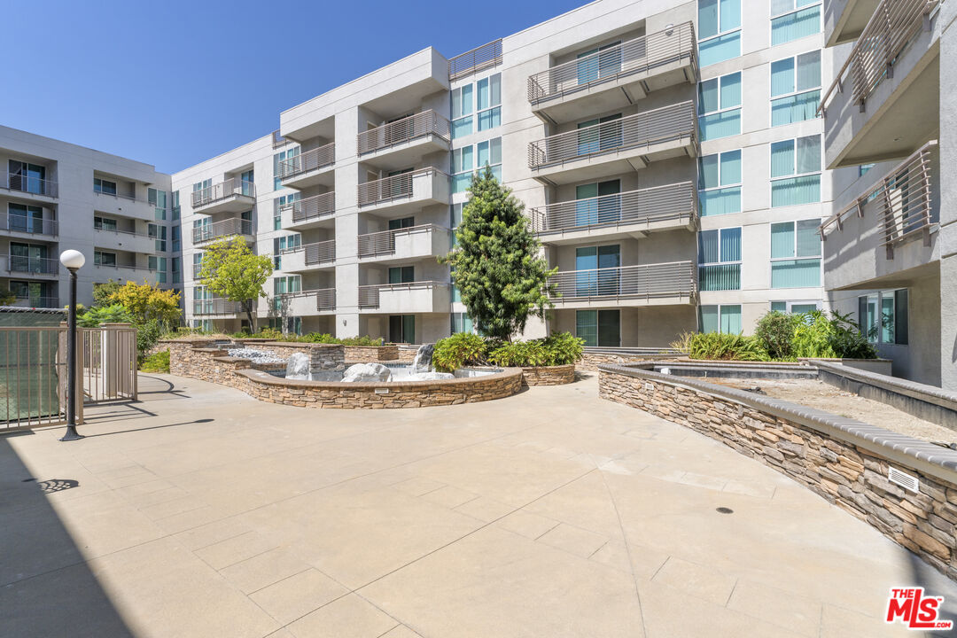 267 S San Pedro St Unit: 602
