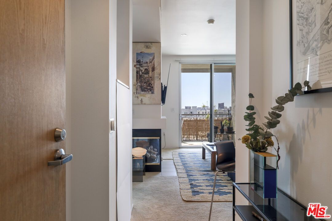 267 S San Pedro St Unit: 602