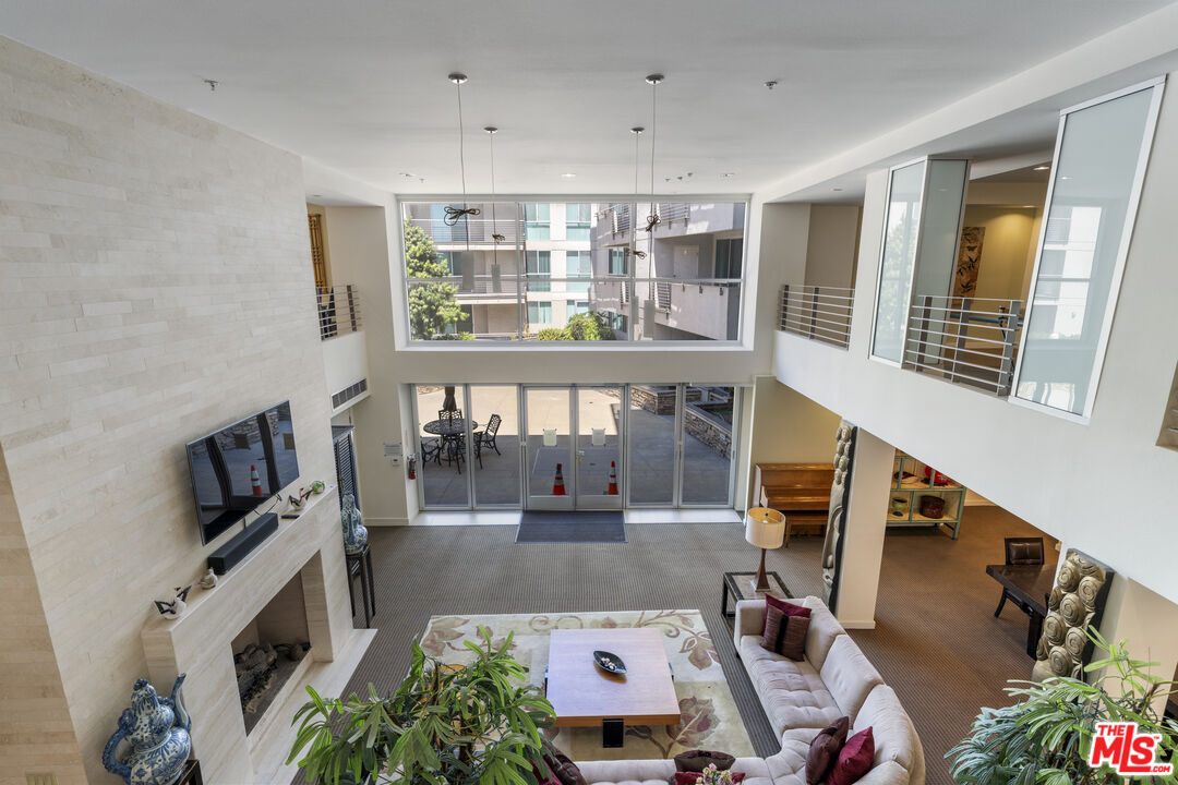 267 S San Pedro St Unit: 602