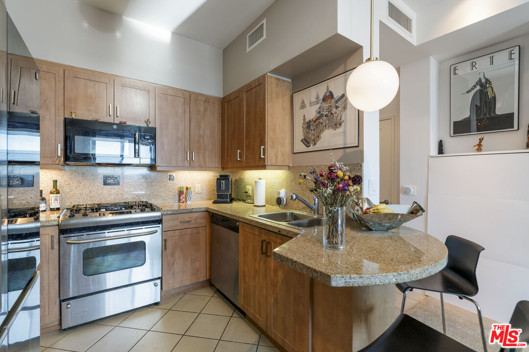 267 S San Pedro St Unit: 602