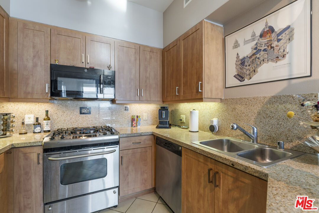 267 S San Pedro St Unit: 602
