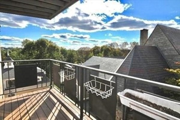 154 High St # 405